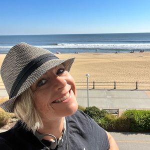 Meet your Posher, Jennifer